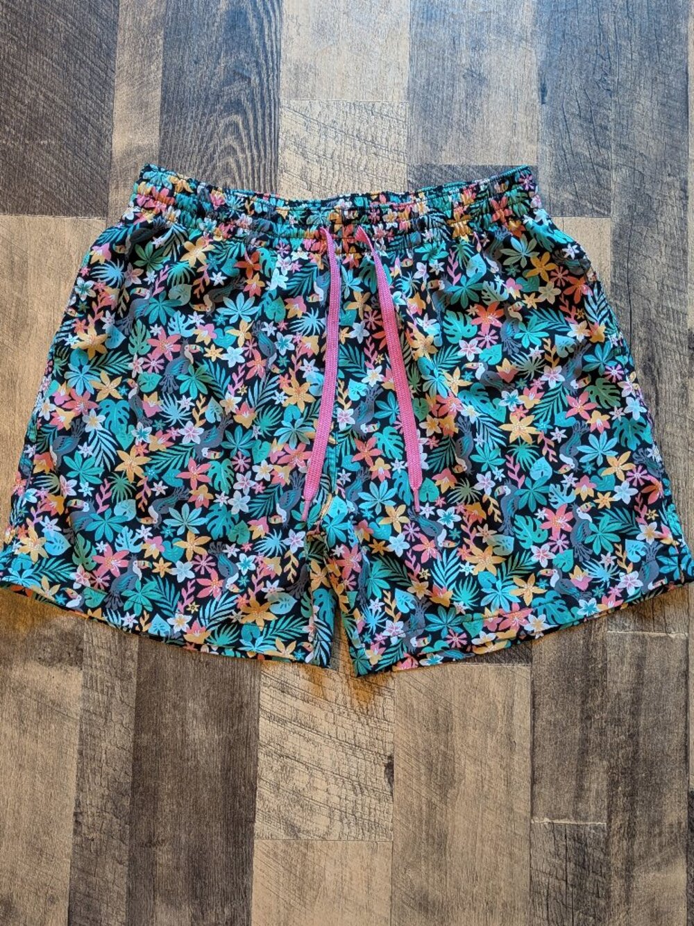 Chubbies The Bloomerangs Swim Trunks Large Black Floral - Picture 2 of 6